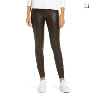 Lyssé Textured Faux Leather Leggings